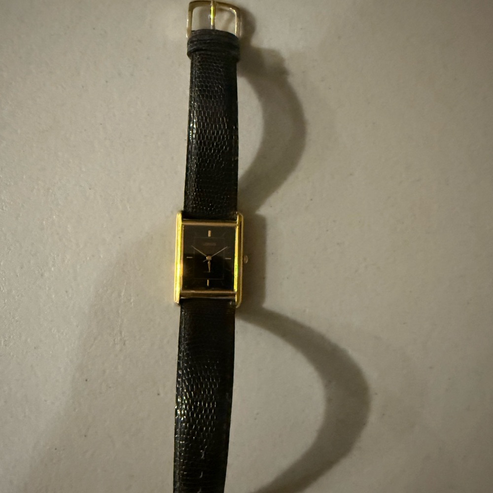 GRectangular Watch with Black Leather Strap